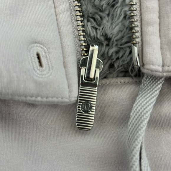 Lululemon fuzzy reversible jacket - Picture 4 of 6